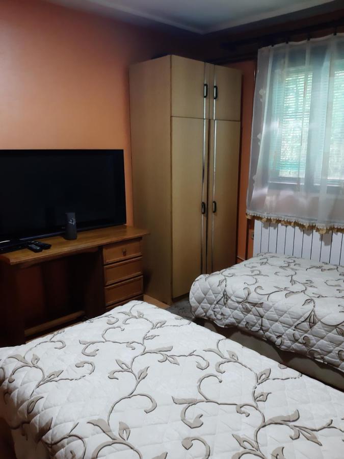 Vila Mir Пирот Екстериор снимка